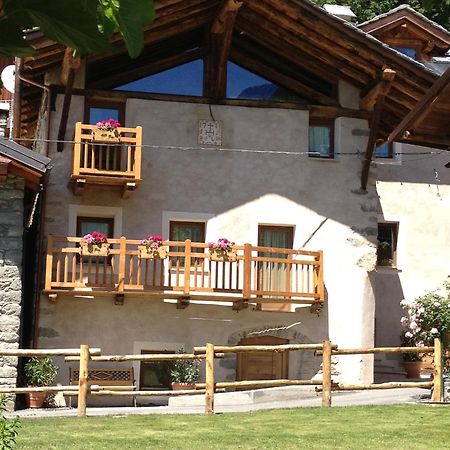 Le Petit Relais Hotel Valpelline Exterior foto